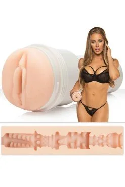 Fleshlight Nicole Aniston Fit Masturbator